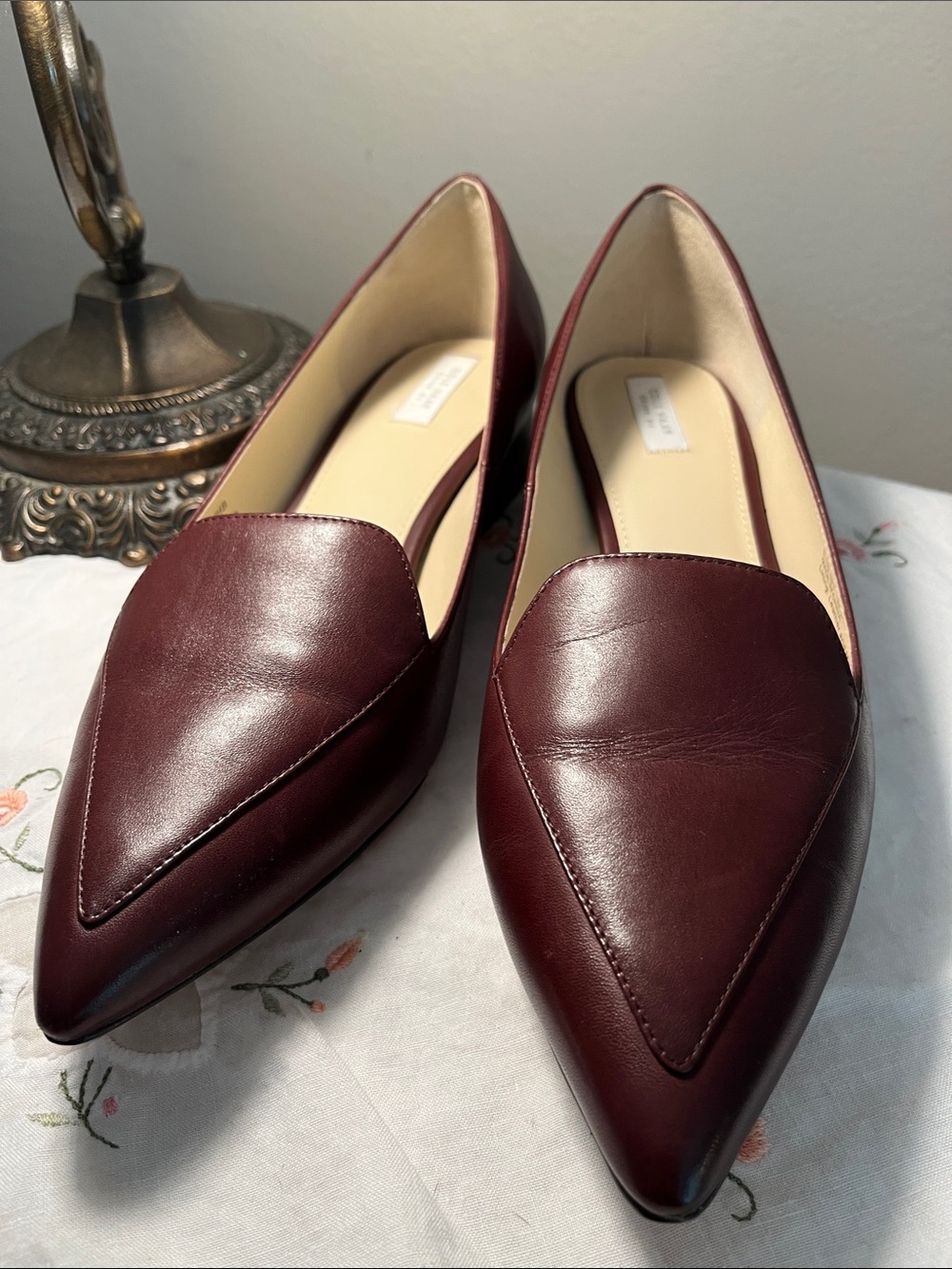 LIKE NEW Cole Haan Women's Pointed Toe Leather Loafers  Burgundy Skimmers 9.5